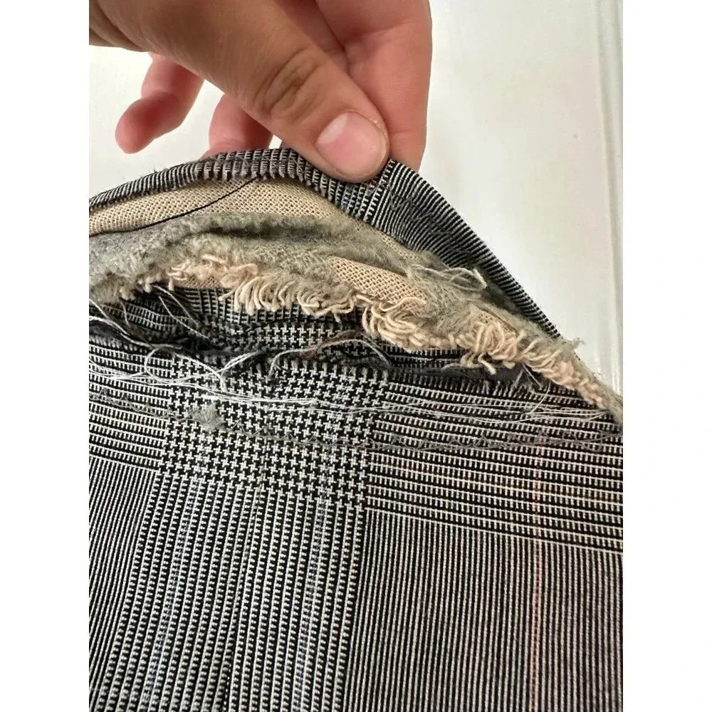 Men’s size Large Black & White plaid Blazer